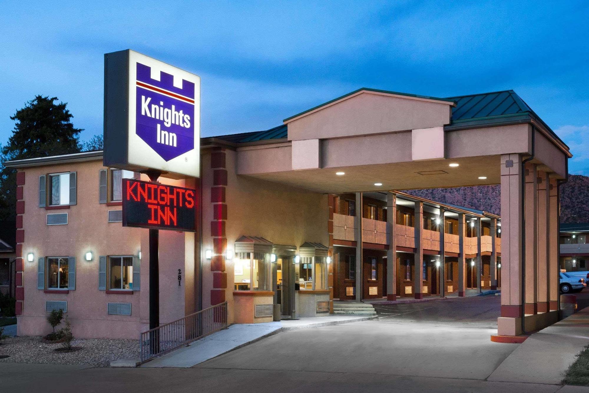 Knights Inn At ซีดาร์ซิตี ภายนอก รูปภาพ